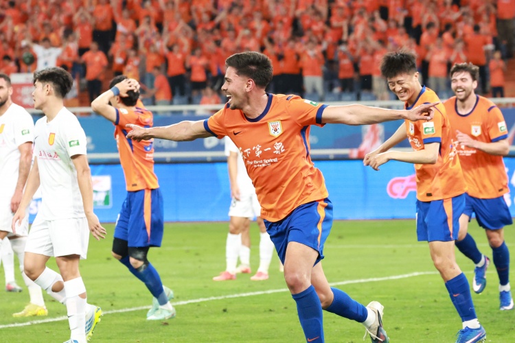 馬德魯加雙響救贖，泰山隊(duì)外援去留選擇題浮現(xiàn)