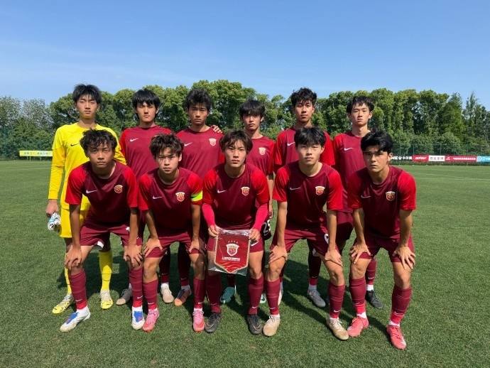 海港U17隊2:1麓山國際實驗學(xué)校 楊思致遠(yuǎn)助攻穆海麥提首開記錄