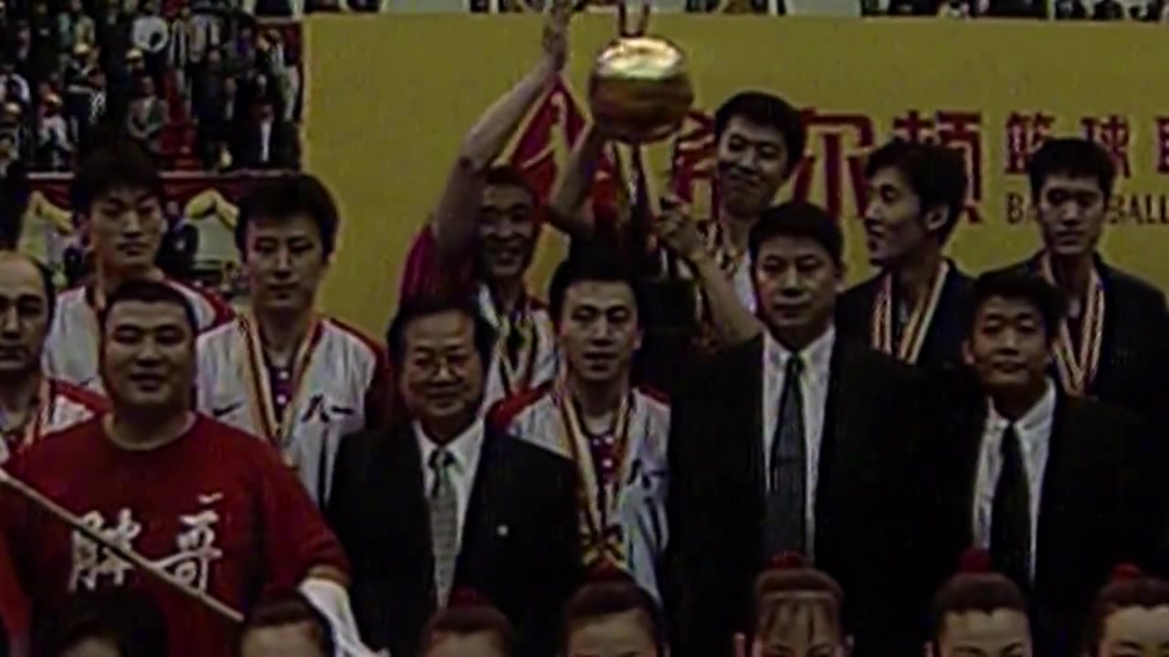 王治郅入選FIBA籃球名人堂 姚明隔空寄語：盼十年后以教練身份再進