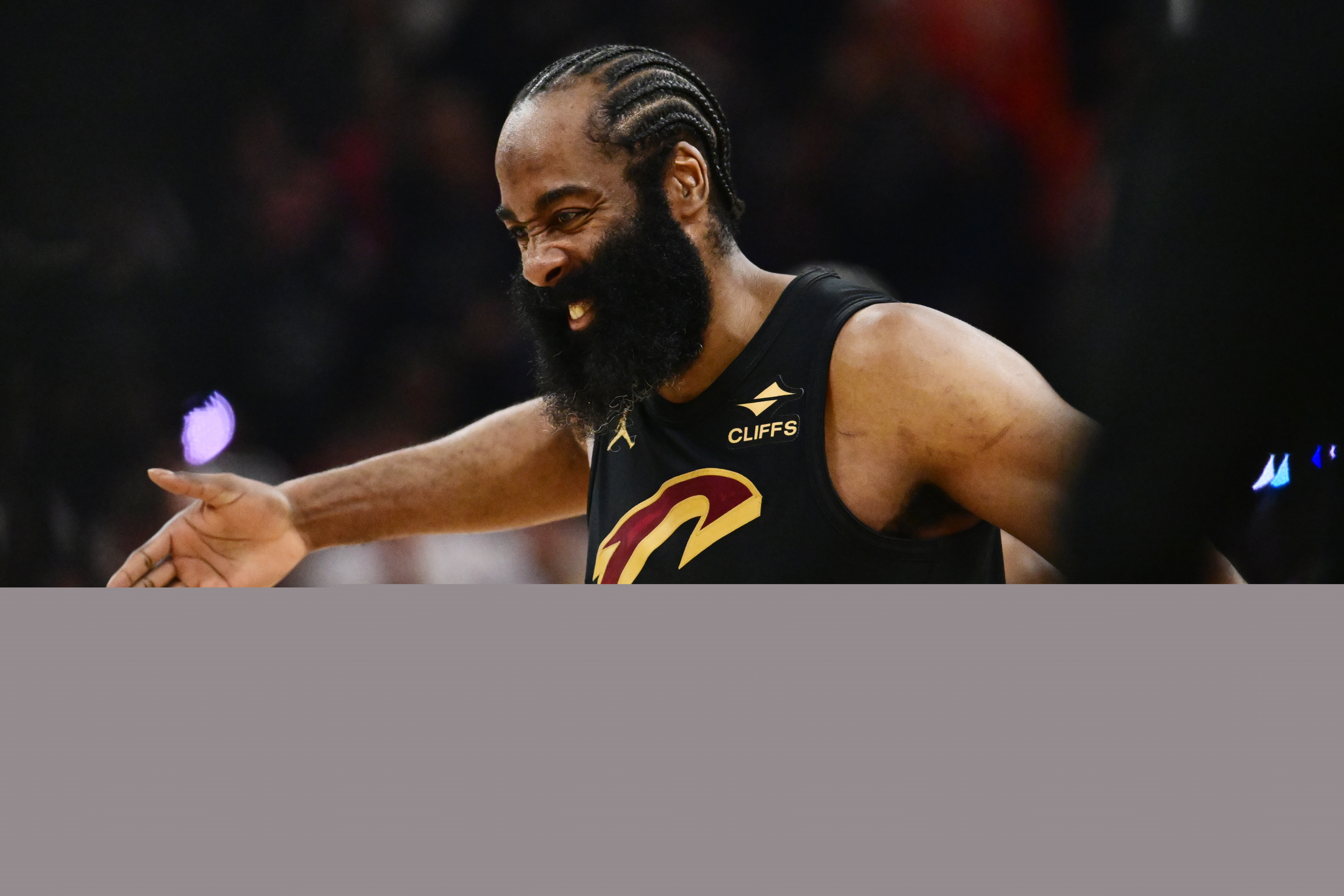 Windhorst：哈登預(yù)計降薪留騎士，為騎士梭哈字母哥或詹姆斯鋪路