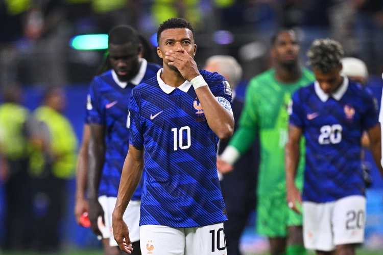 法國再負(fù)西班牙，姆巴佩賽后落淚