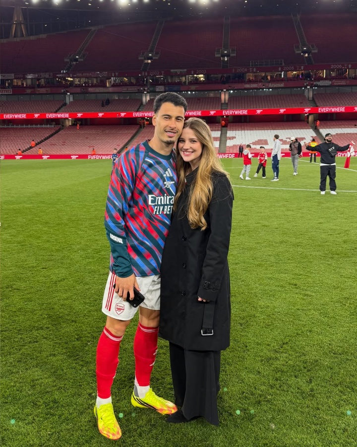 馬丁內利未婚妻現身頒獎禮 阿森納2025/26英超封王