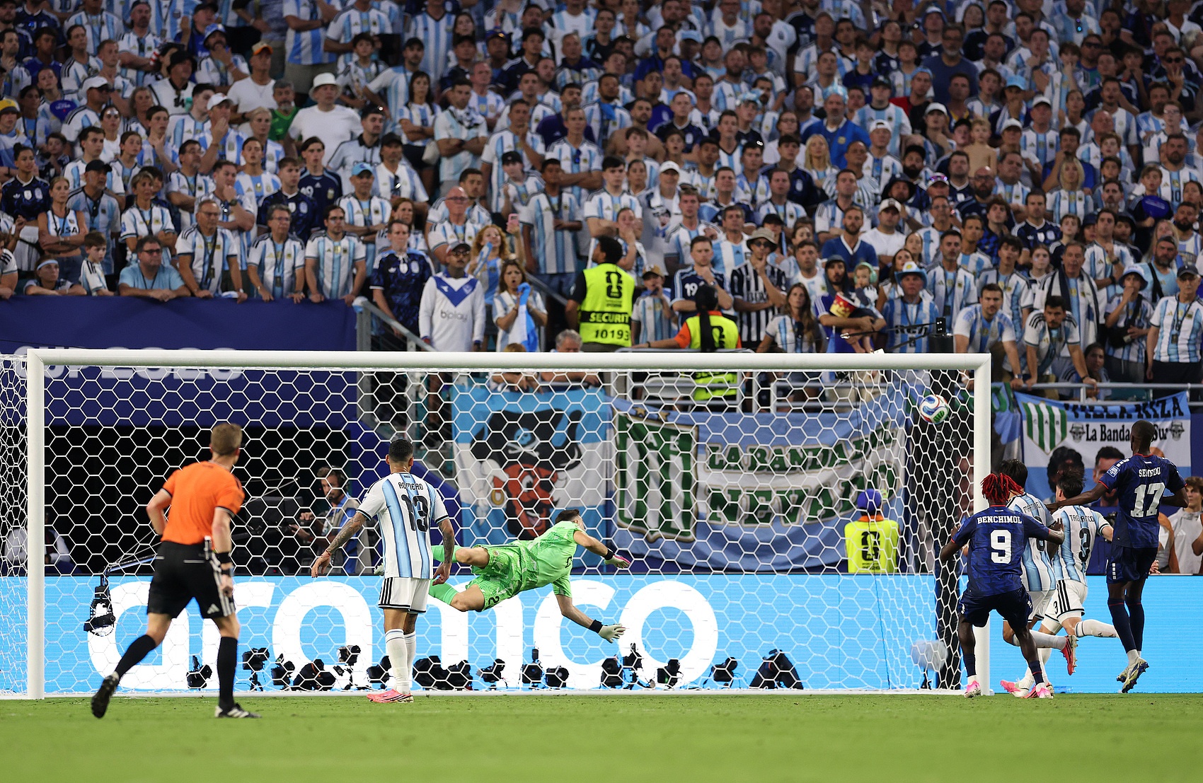 FIFA官方公布世界杯最佳進球12候選：費蘭決賽絕殺領銜，梅西姆巴佩在列