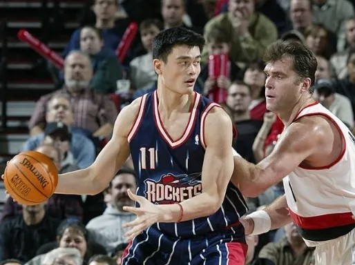 姚明、奧尼爾與約基奇：中鋒的版本答案由空間決定