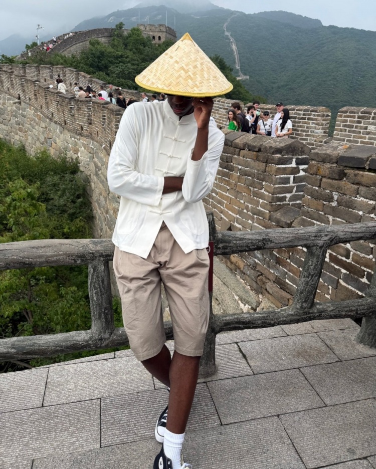迪班薩曬中國行照片:到了中國讓我看得更清楚了一些 迪班薩曬中國行照片:到了中國讓我看得更清楚了一些