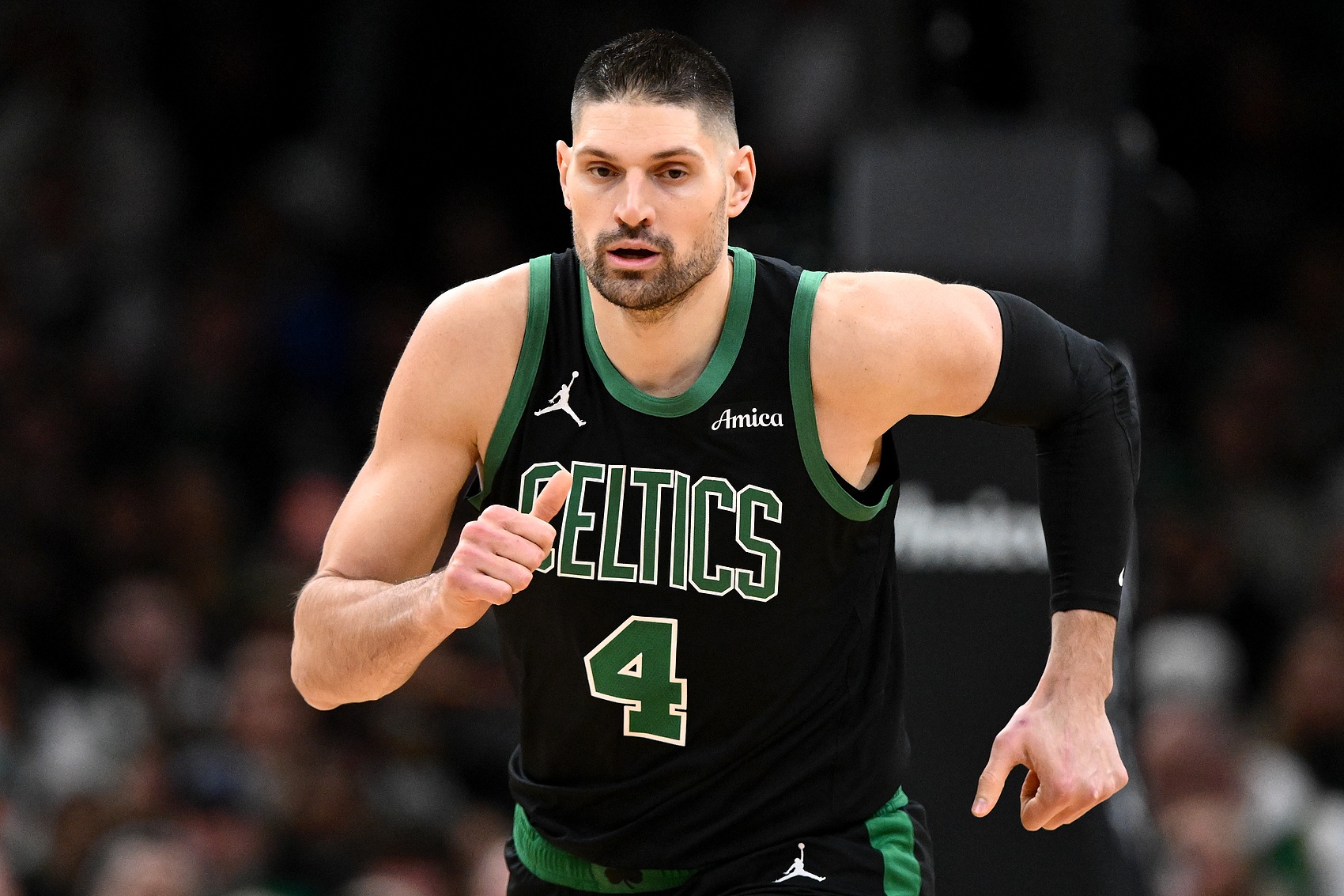 詹姆斯加盟76人躍升第5，雷霆馬刺尼克斯居前三，NBA休賽期實(shí)力榜巨震